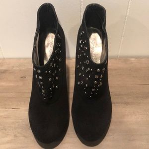 BCBGeneration “BG Model” heeled booties
